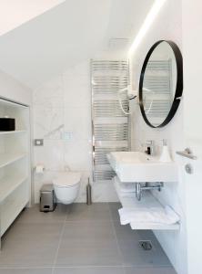 Hotel Gradska Cetinje的一间浴室