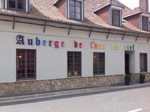 Fotografie z fotogalerie ubytování Auberge de l'Arc en Ciel v destinaci Fauquembergues