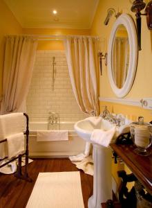 Koupelna v ubytování Brugsche Suites - Luxury Guesthouse