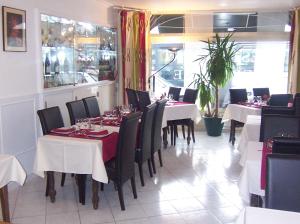 Restaurace v ubytování Hôtel Du Stade
