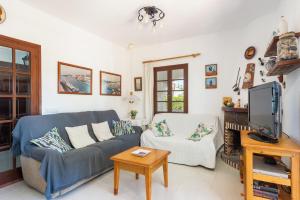 Gallery image of Villa BON SOL in Cala'n Bosch