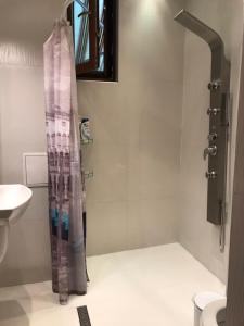 A bathroom at 21 Han Asparuh - 24h Self Check-in