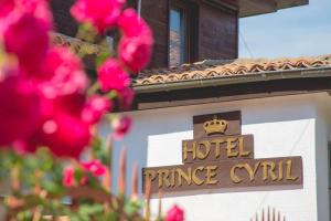 Certifikát, hodnocení, plakát nebo jiný dokument vystavený v ubytování Prince Cyril Hotel
