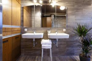 Ein Badezimmer in der Unterkunft Hotel Petra