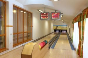 Biliár nebo kulečník v ubytování Hotel Julianin dvor
