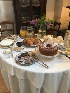 Jedlo v ubytovaní bed & breakfast alebo blízkom okolí