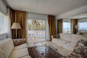Posedenie v ubytovaní Lovely beachfront apartment Puerto Banus Marbella