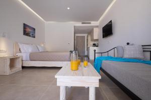 Cyclops Beach Apartments的电视和/或娱乐中心