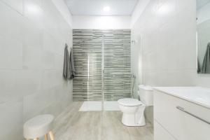 Ένα μπάνιο στο La Rama puerto de las Nieves Vivienda Vacacional +17 φωτογραφίες