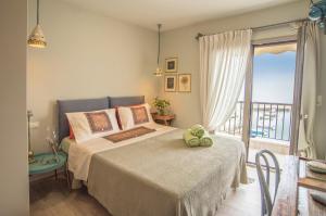 Gallery image of Eftopia Beachfront 2-bedrooms apartment in Kokkari