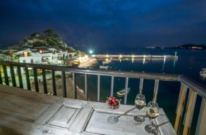Gallery image of Eftopia Beachfront 2-bedrooms apartment in Kokkari