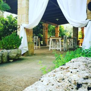 A garden outside Masseria Borgo del Gallo