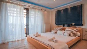 Ένα ή περισσότερα κρεβάτια σε δωμάτιο στο Zennova #17 Lydia Luxury Pool Villa, Elani +30 φωτογραφίες