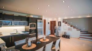 Φωτογραφία από το άλμπουμ του Zennova #17 Lydia Luxury Pool Villa, Elani στη Σίβηρη