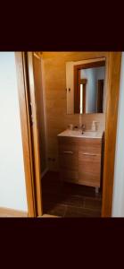 Salle de bains dans l'établissement Apartamento Noia Centro Izqda