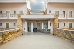 Gallery image of Royalty Suites Seaside in Nikiti +56 photos