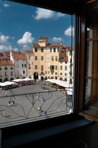 Nespecifikovaný výhled na destinaci Lucca nebo výhled na město při pohledu z bed and breakfast