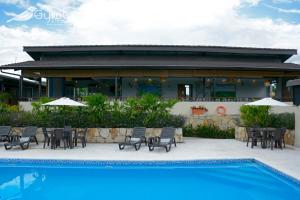 Bazén v ubytování Gyrola Birding Hotel Boutique nebo v jeho okolí