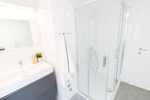 Kúpeľňa v ubytovaní Seaview Apartments Baska + 34 fotografií