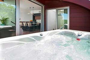 Fotografie z fotogalerie ubytování The Q Superior - a penthouse with jacuzzi and sauna v Rovinji