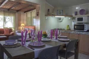 A kitchen or kitchenette at Alojamiento vacacional en el Delta del Ebro