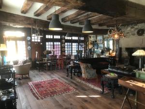 Istumisnurk majutusasutuses B&B du Cloître