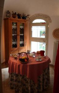 Reštaurácia alebo iné gastronomické zariadenie v ubytovaní Mini suite alla Cascata