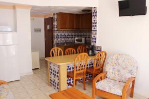 Una cocina o zona de cocina en Apartamentos Las Americas - Blanes Beach