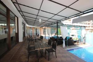 The swimming pool at or close to Menada Grand Kamelia Apartments