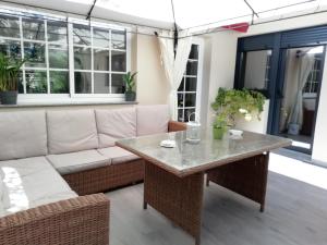 Posedenie v ubytovaní JARDIN, TERRAZA Y BARBACOA