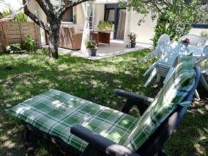Vonkajšia záhrada v ubytovaní JARDIN, TERRAZA Y BARBACOA