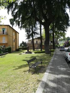 A garden outside Alloggio Turistico Civico 4