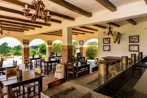 Restoran atau tempat lain untuk makan di Hotel Estrella Del Monte
