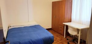 Postel nebo postele na pokoji v ubytování 3 Bedrooms SOHO Parking Included