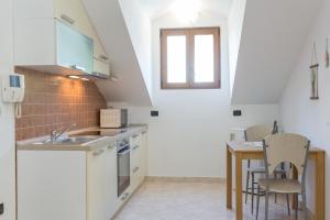 Kuchyňa alebo kuchynka v ubytovaní Villa Mimma Dubrovnik