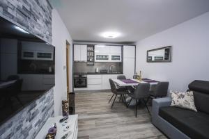 Khu vực ghế ngồi tại Apartment Ma&Ja with Hot Tub