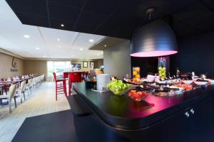 Reštaurácia alebo iné gastronomické zariadenie v ubytovaní Campanile Dunkerque Est - Armbouts-Cappel