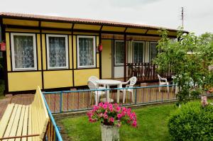Gallery image of Domki letniskowe U GOSI in Trzęsacz