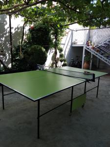 Tenis a/nebo squash v ubytování Artson B&B Vagharshapat nebo okolí