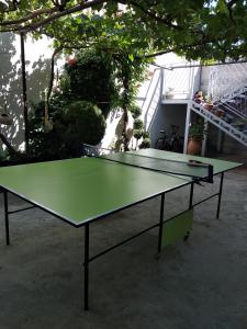 Stolní tenis v ubytování Artson B&B Vagharshapat nebo okolí