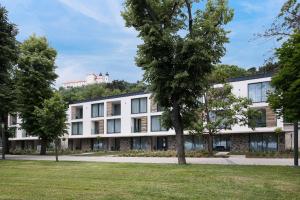 The building in which az apartmanhoteleket is located