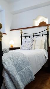 เตียงในห้องที่ Tsagarada Stone House 1898