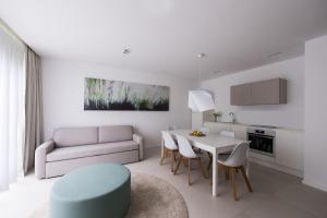 A kitchen or kitchenette at Oliver Lux