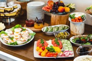 Jedlo v ubytovaní bed & breakfast alebo blízkom okolí