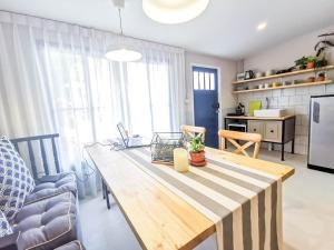 Kuchyň nebo kuchyňský kout v ubytování Snoozy Guesthouse