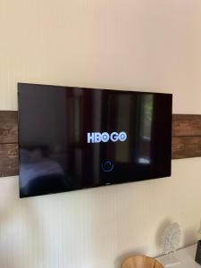 TV a/nebo společenská místnost v ubytování Penzión Astoria