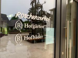 Certificato, attestato, insegna o altro documento esposto da Röschenzerhof