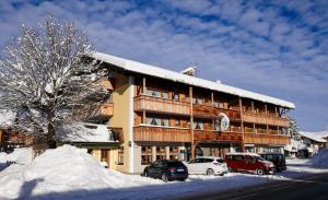 Landgasthof Zur Post during the winter