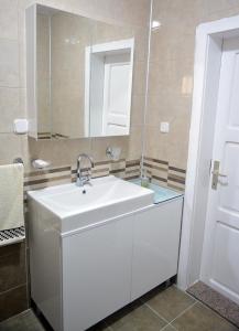 Ένα μπάνιο στο MS Apartment