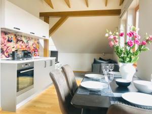 Kuchyň nebo kuchyňský kout v ubytování Family apartment 100m from the beach